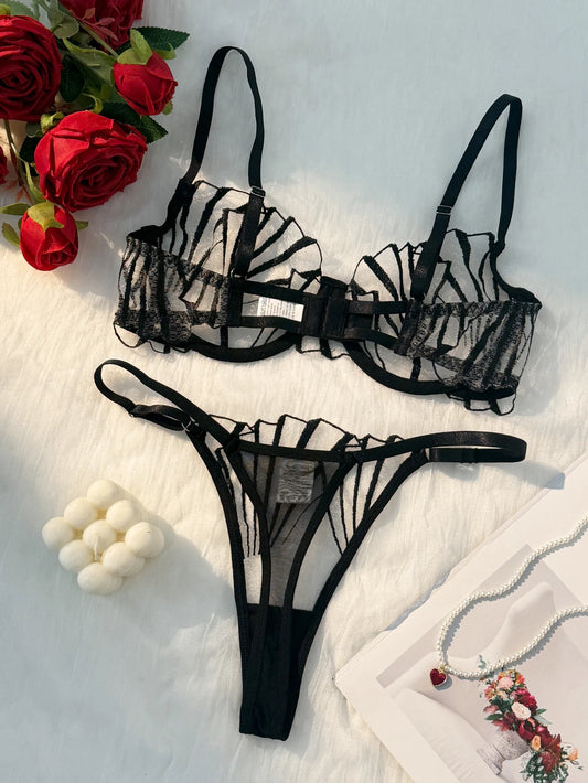 HeartCaptor Women's Black Scallop Embroidered Lingerie Set 2-Piece All-Season