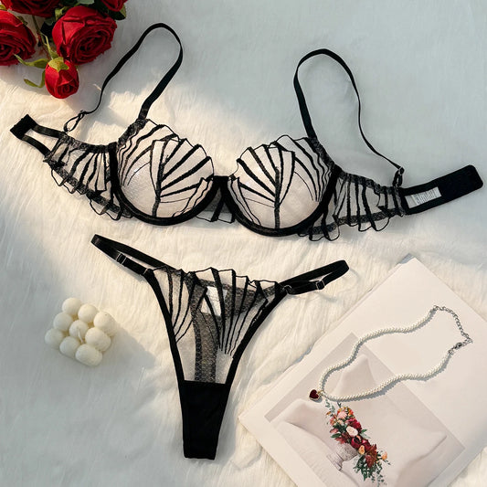 HeartCaptor Women's Black Scallop Embroidered Lingerie Set 2-Piece All-Season